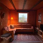 Coastal Family Retreat - 150m To The 度假居