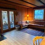 Coastal Family Retreat - 150m To The 度假居 *