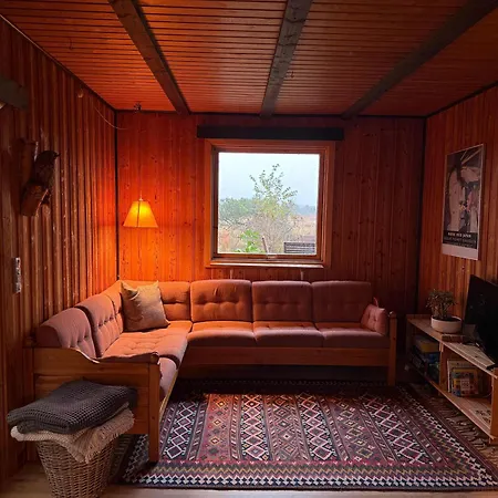 Coastal Family Retreat - 150m To The Semesterbostad