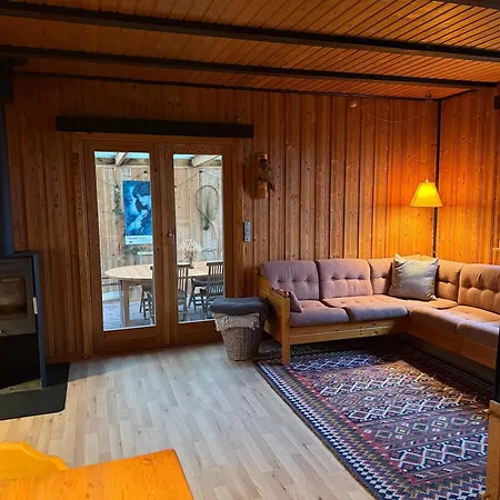 Coastal Family Retreat - 150m To The Semesterbostad